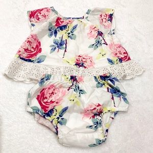 Baby Girl GAP 2 Piece Floral Outfit 0-3 Months